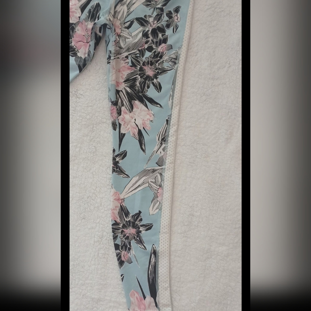 NWOT. NIKE Legging Floral w/Mesh Panel SZ Small. Blue/white/pink/black. - Picture 11 of 13